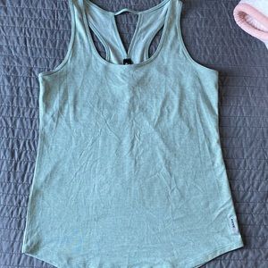 workout tank top